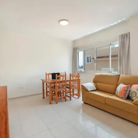 2 Urban Pulse: 80 M² De Vida San Isidro (Tenerife)
